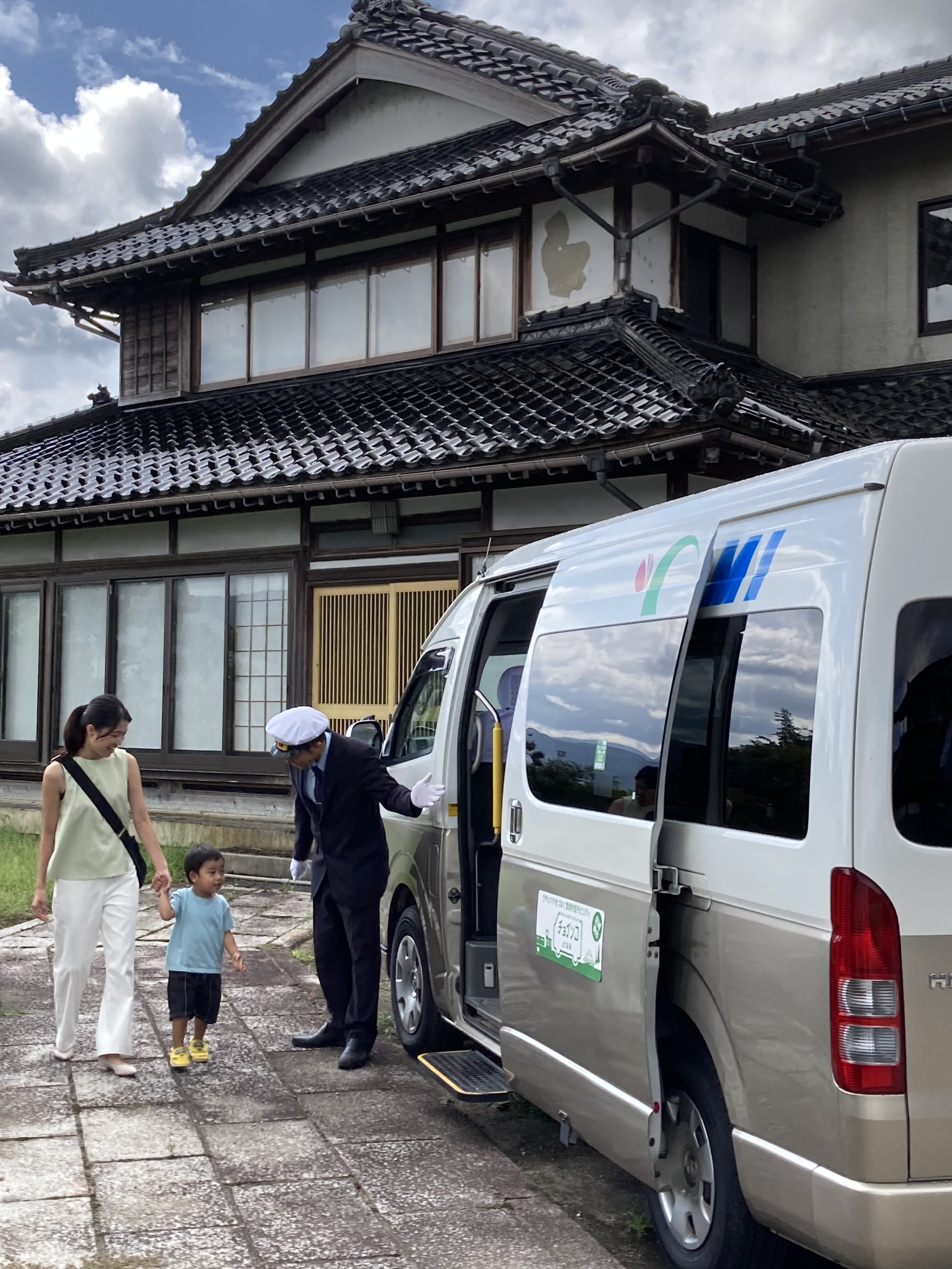 チョイソコとなみ　車両