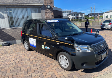 チョイソコふくおかの黒い車両